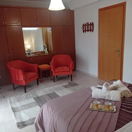 Pinios House *