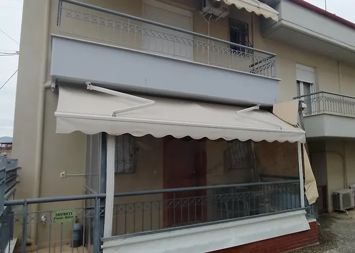 Pinios House *