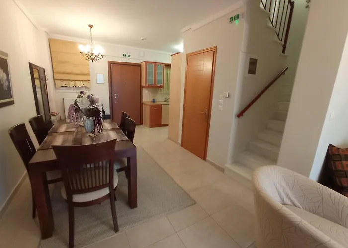 Pinios House Apartament *